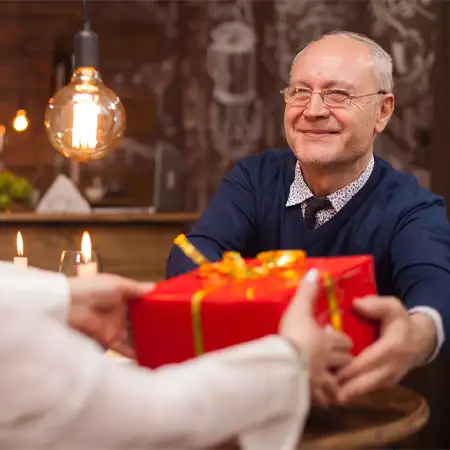 بهترین هدیه برای همکار بازنشسته